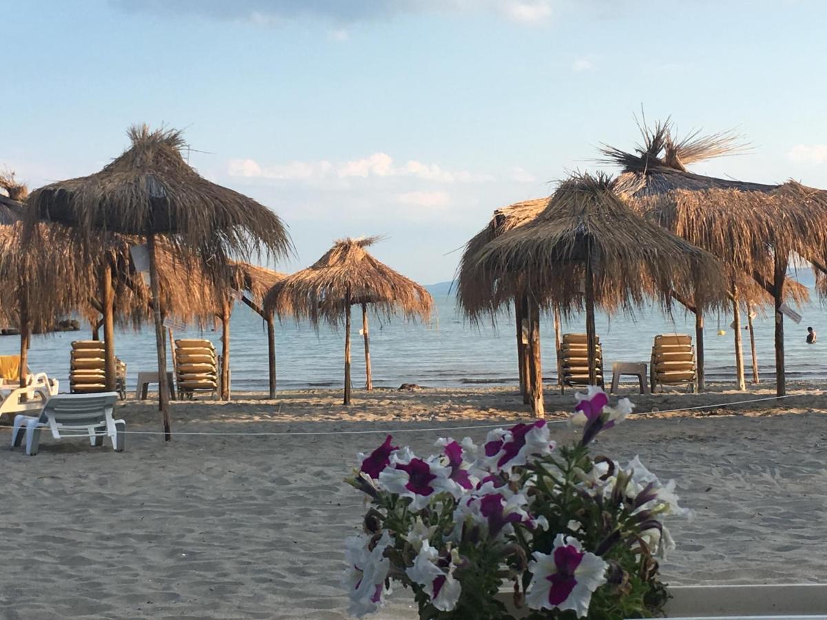 Aparthotel Flora Beach Private à Pomorie Extérieur photo