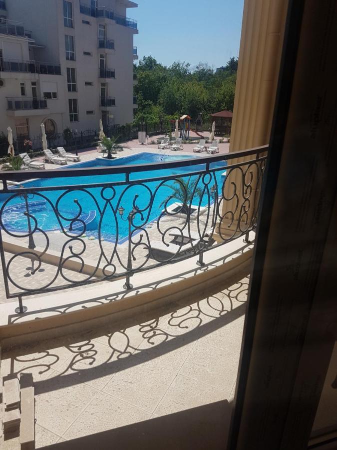 Aparthotel Flora Beach Private à Pomorie Extérieur photo