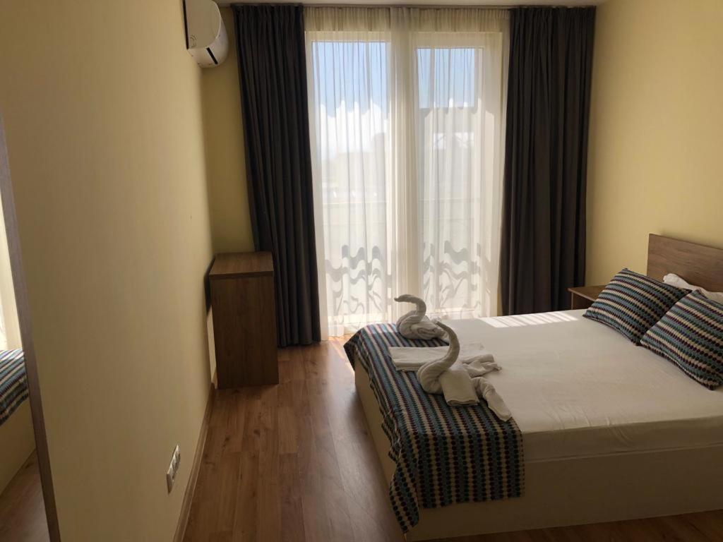 Aparthotel Flora Beach Private à Pomorie Extérieur photo
