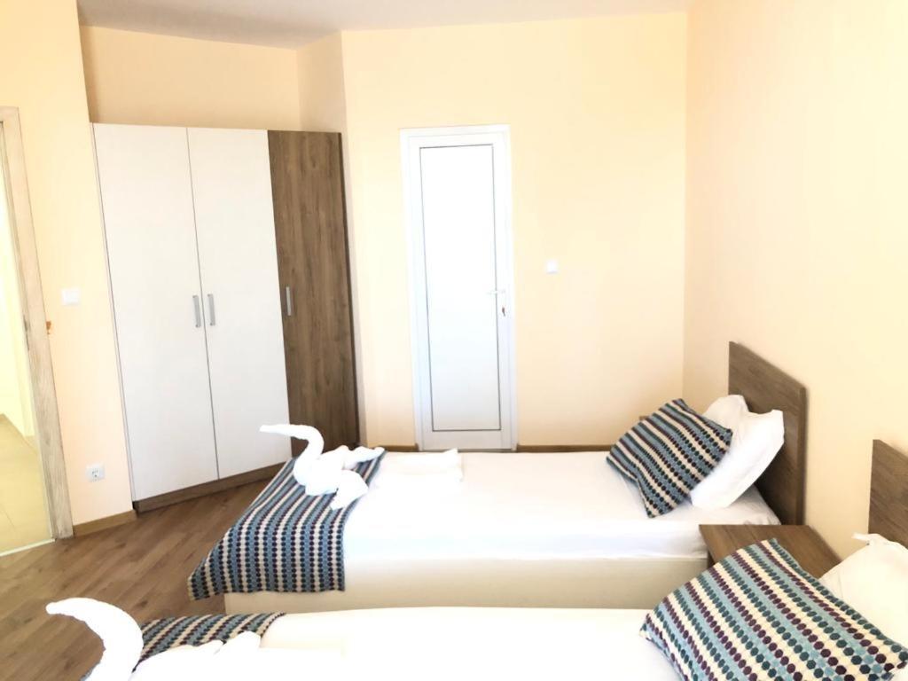 Aparthotel Flora Beach Private à Pomorie Extérieur photo
